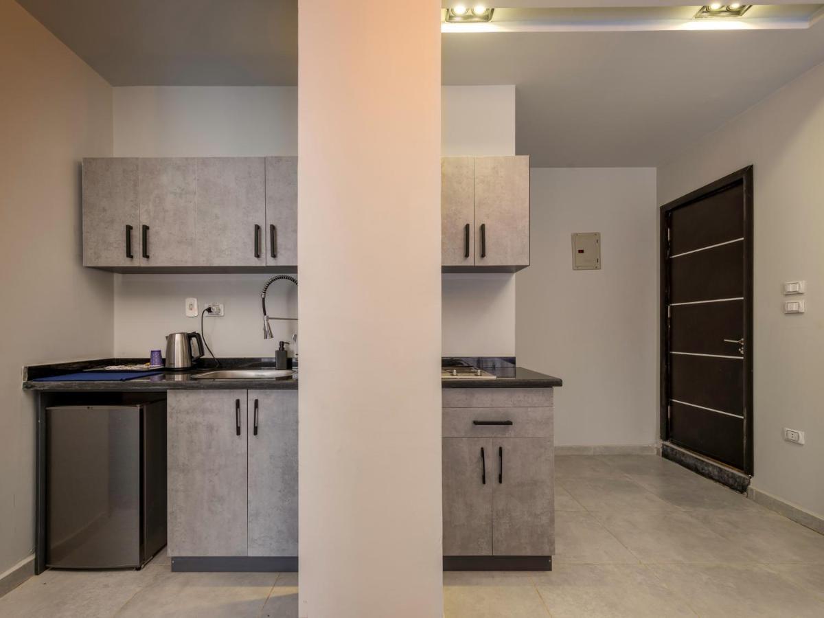 Travelholic Residence Golden Gates Kairo Bagian luar foto