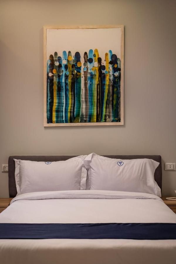 Travelholic Residence Golden Gates Kairo Bagian luar foto