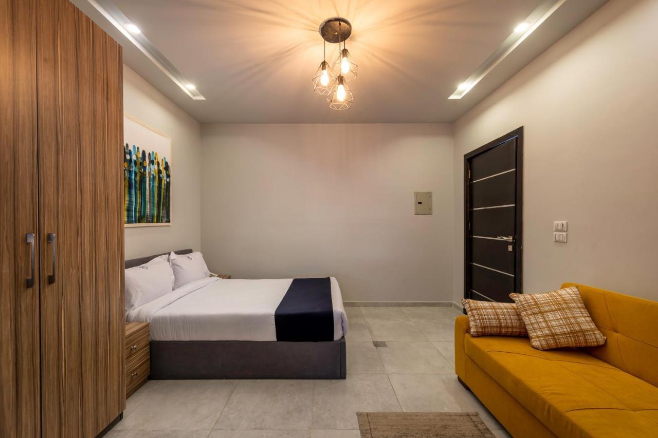 Travelholic Residence Golden Gates Kairo Bagian luar foto