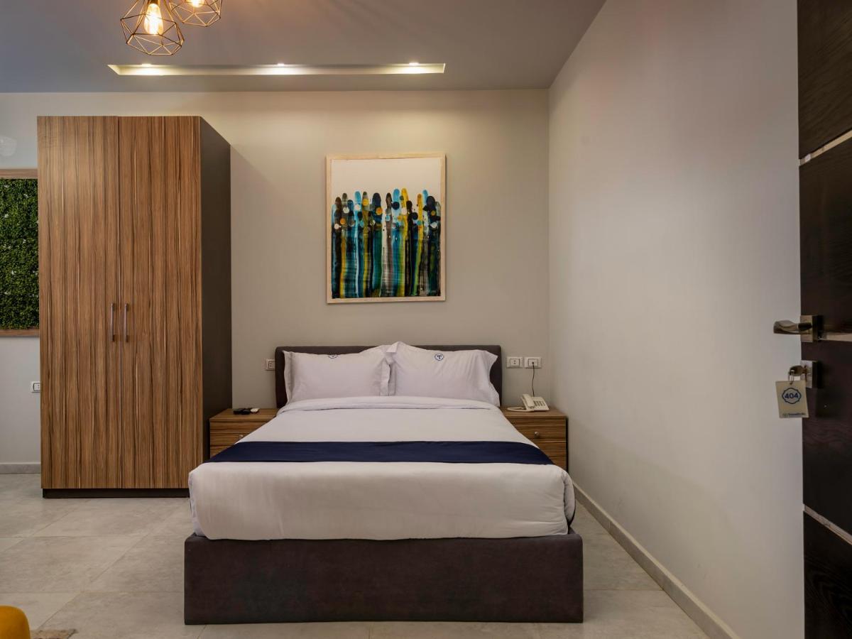 Travelholic Residence Golden Gates Kairo Bagian luar foto
