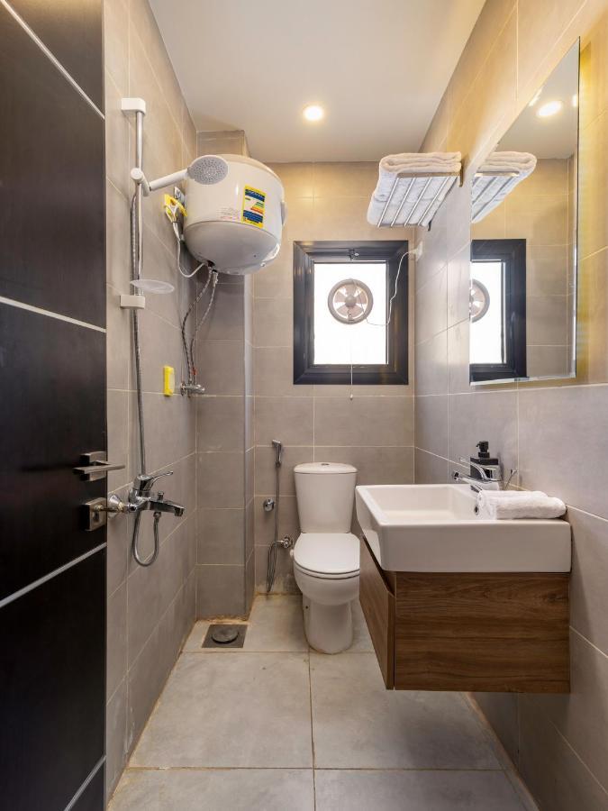 Travelholic Residence Golden Gates Kairo Bagian luar foto