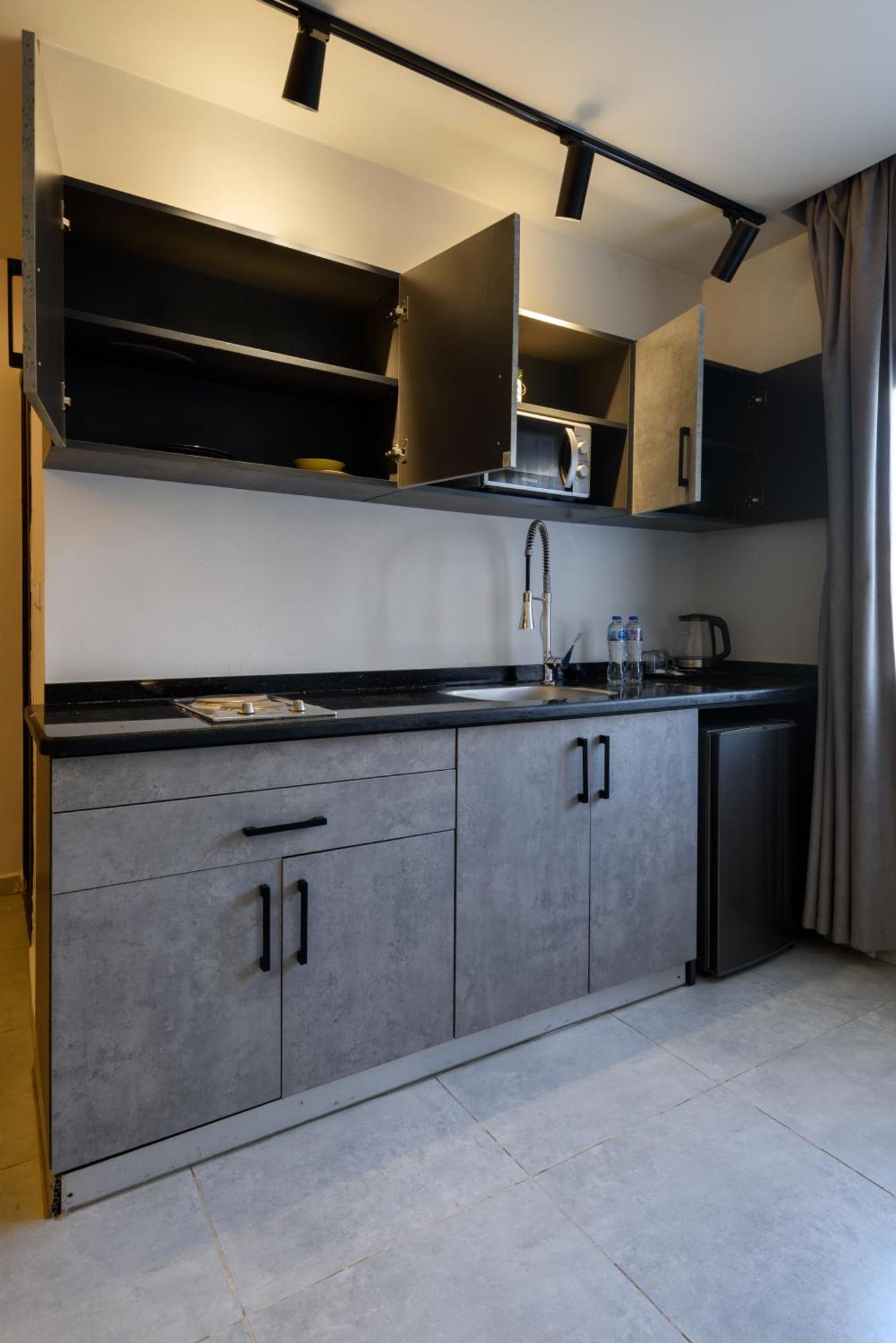 Travelholic Residence Golden Gates Kairo Bagian luar foto