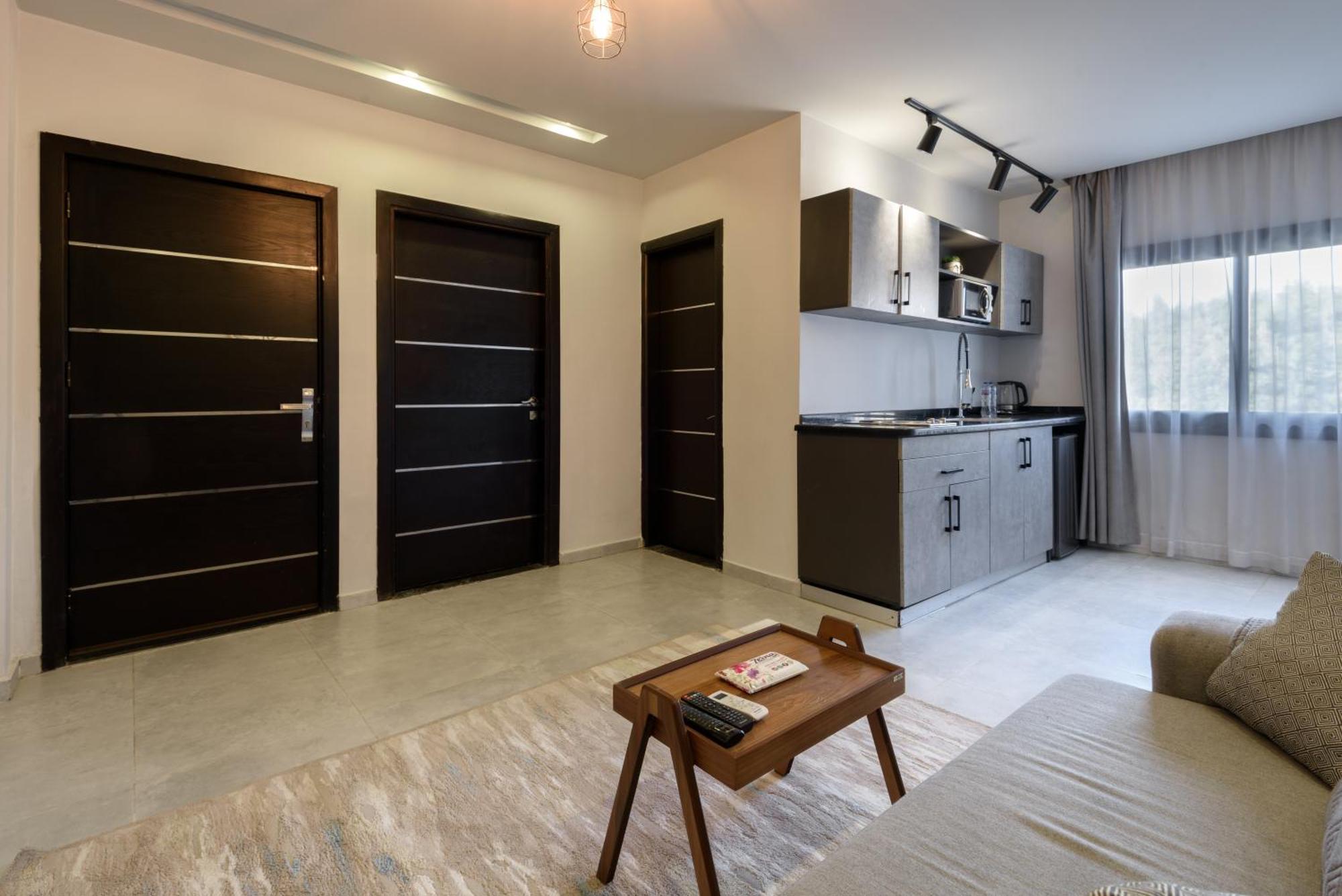 Travelholic Residence Golden Gates Kairo Bagian luar foto