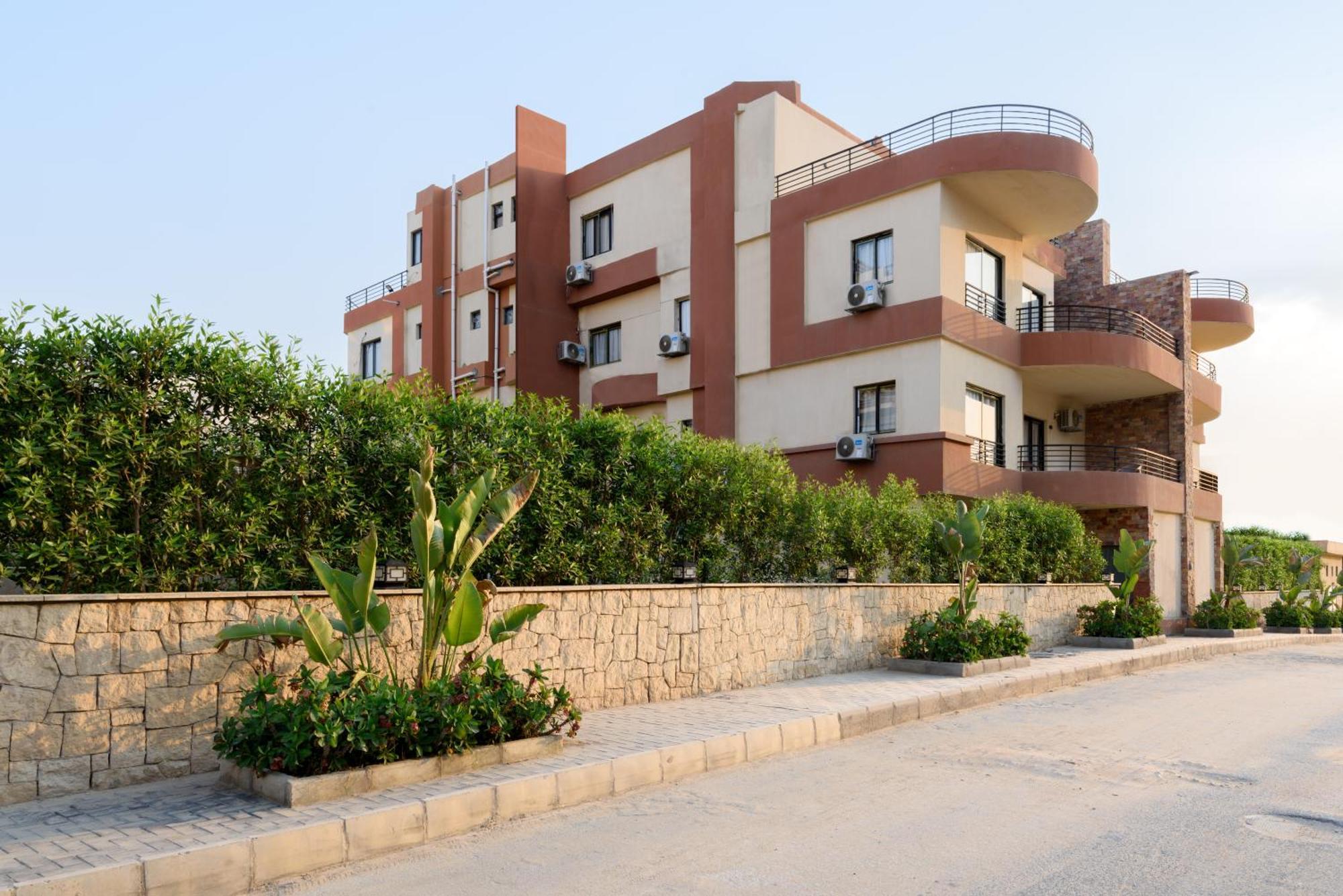 Travelholic Residence Golden Gates Kairo Bagian luar foto