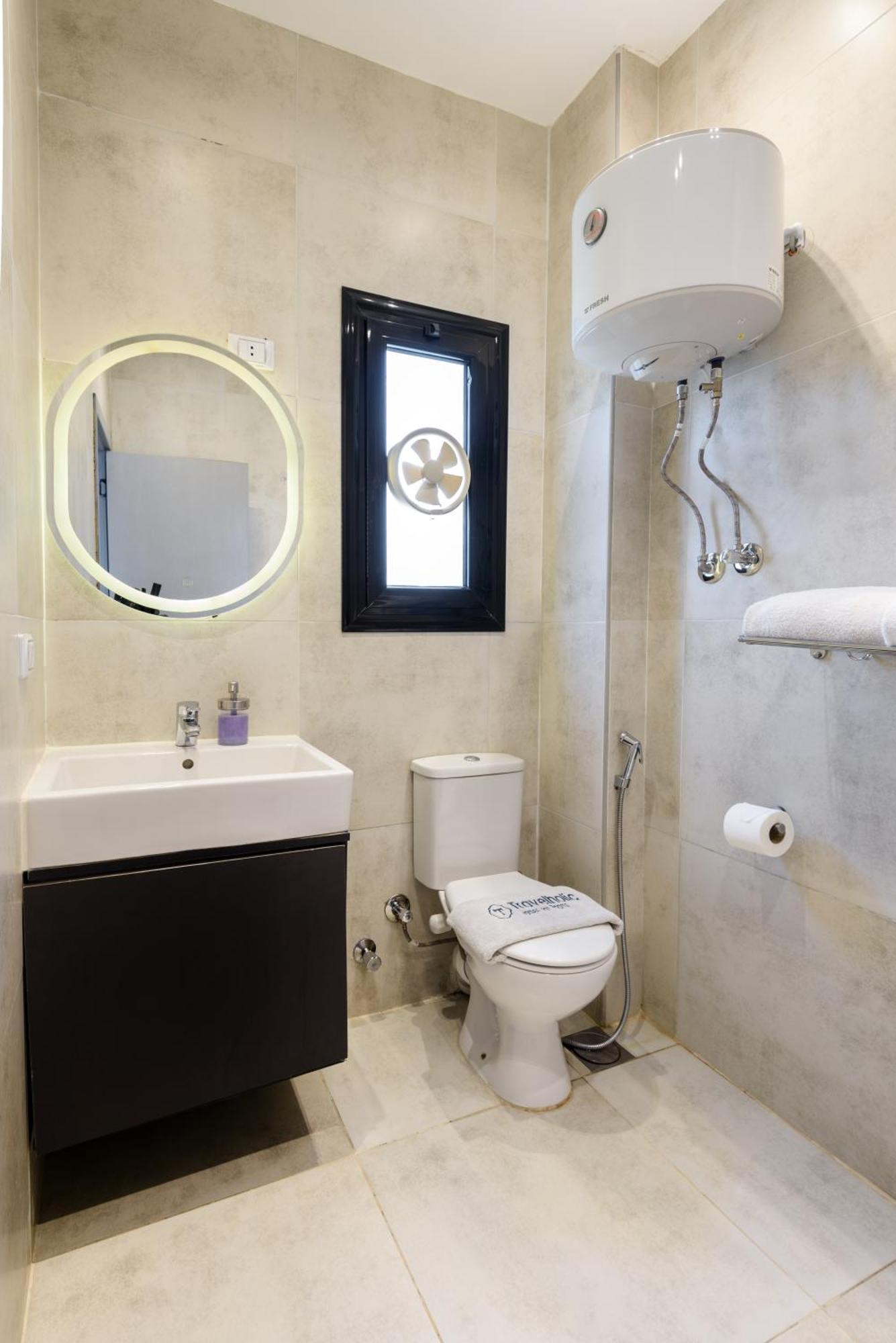 Travelholic Residence Golden Gates Kairo Bagian luar foto