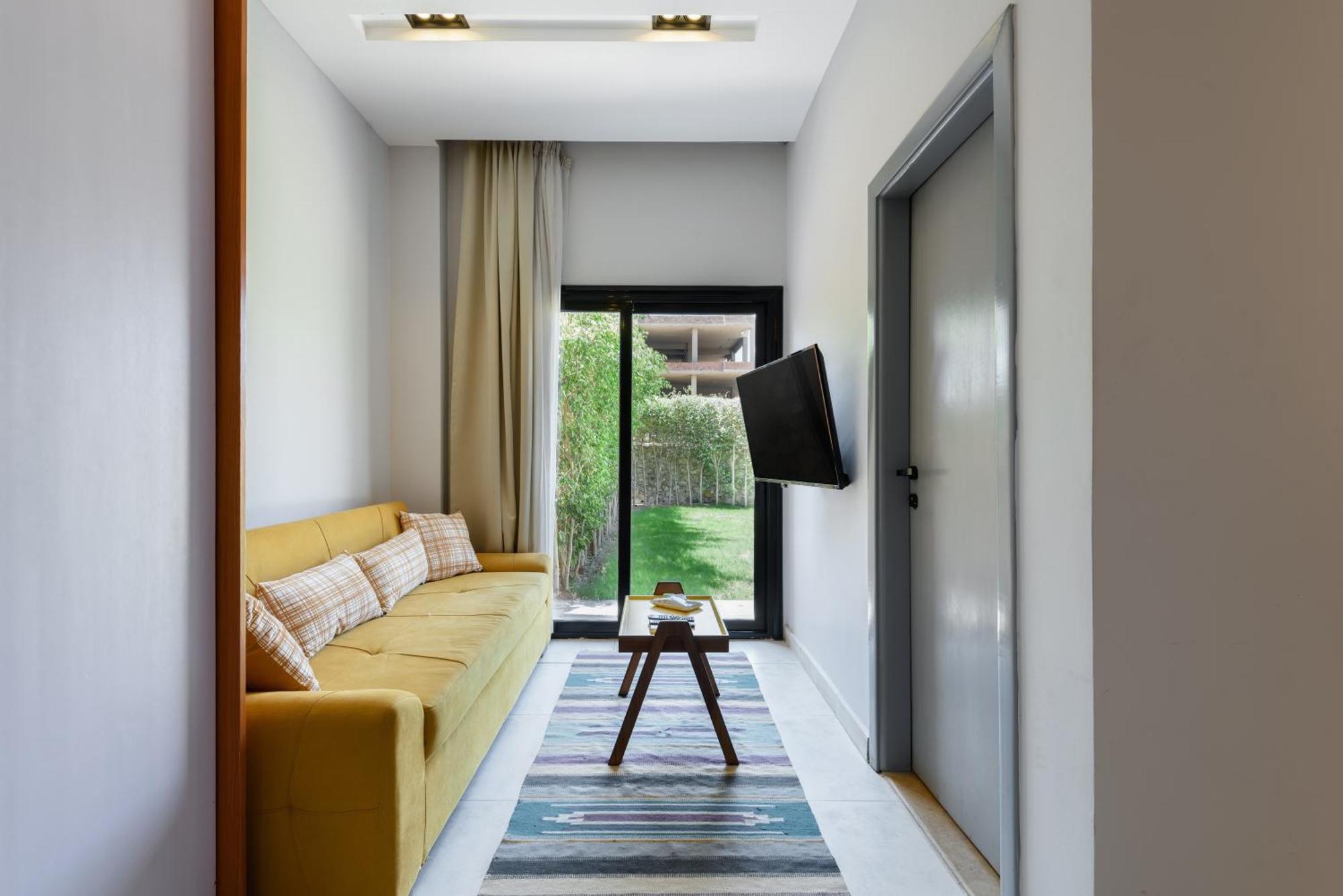 Travelholic Residence Golden Gates Kairo Bagian luar foto