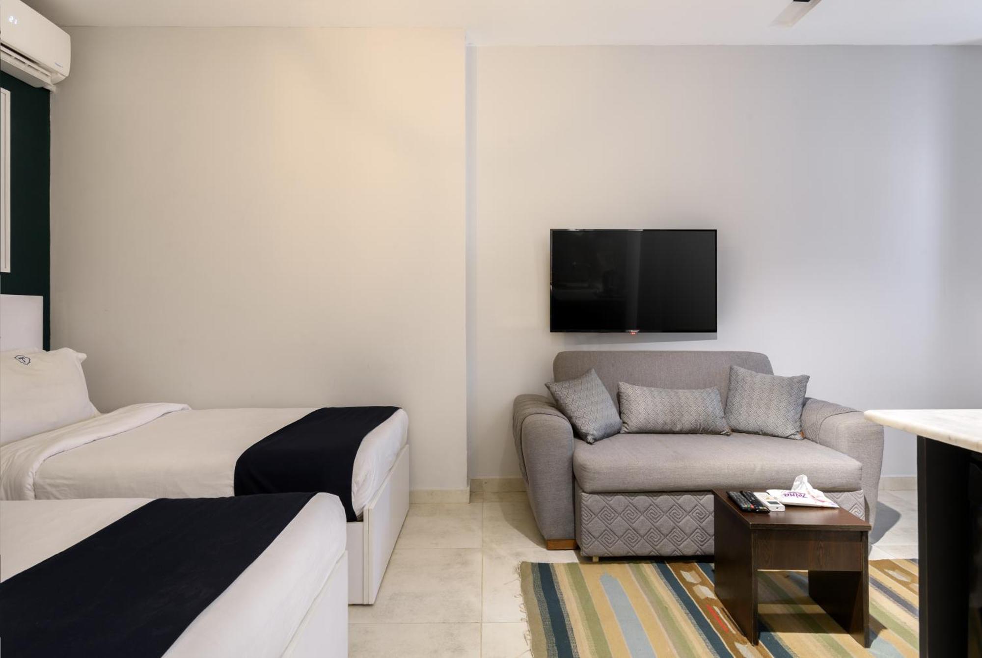 Travelholic Residence Golden Gates Kairo Bagian luar foto